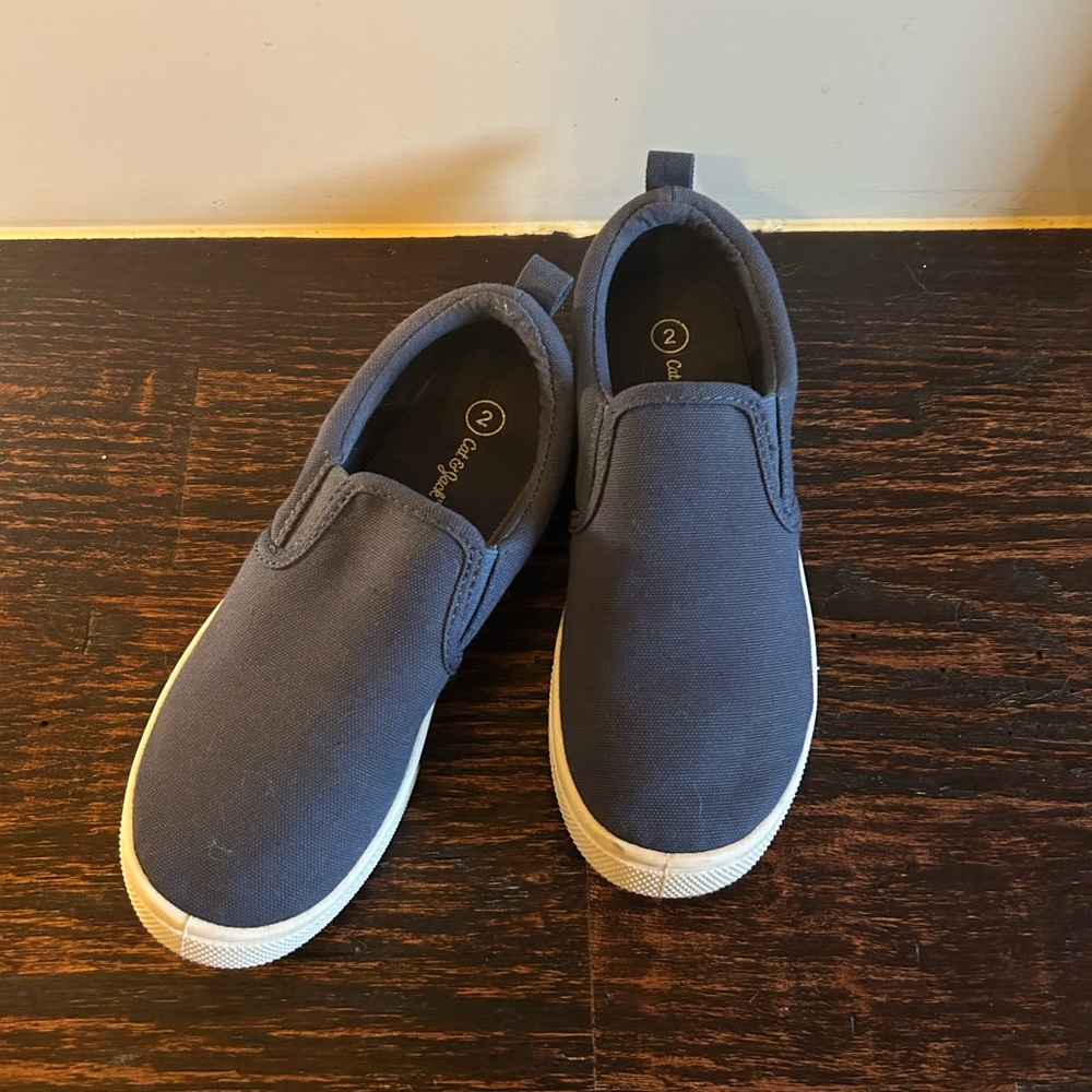Cat and Jack slip on, size C2
